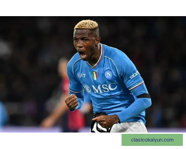 奥斯梅恩持续表现出色，备受期待成为非洲年度最佳球员候选人。