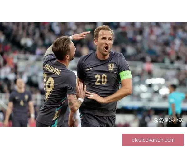 英格兰球迷狂热程度持续提升，球队表现备受关注